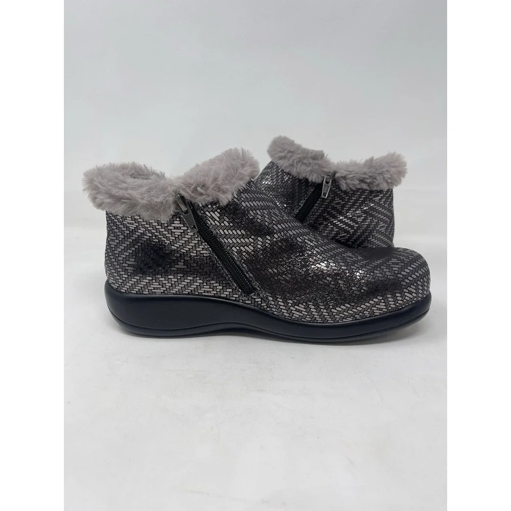 Alegria Womens Ankle Boots 8/8.5 Eu 38W Faux Fur Lined MER532 Silver Leather